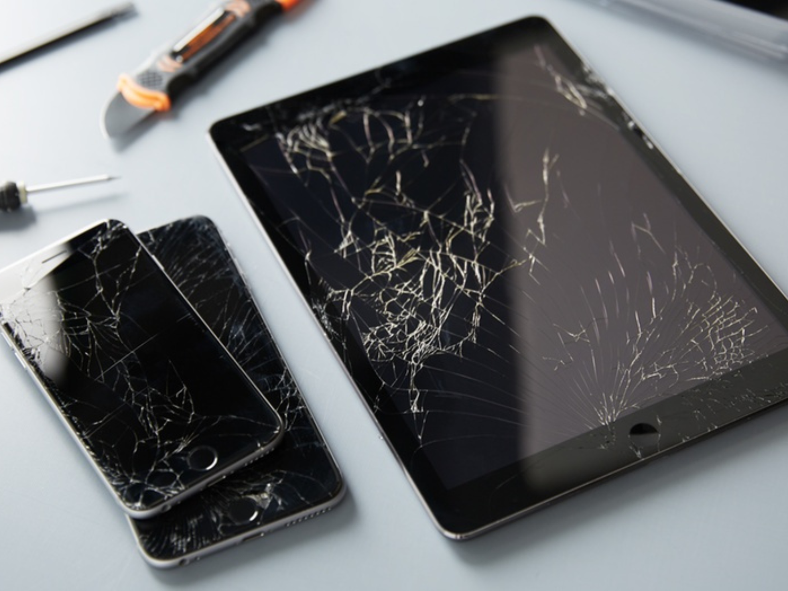 screen replacement phone repair tech surgeon